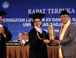 Haedar Nashir Mendapat Anugerah Hamengku Buwono IX dari UGM Yogyakarta