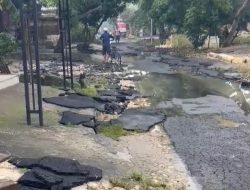 Hanya Setebal Karpet, Jalan Poros Desa Brangkal-Margorejo Ngelupas, DPRD Salahkan Warga