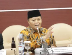 Fraksi PKS Tolak MBG Pakai Dana Zakat, HNW: Sebaiknya Fokus Awasi APBN Saja