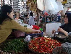 Awal Tahun Harga Cabai Meroket, Pembeli di Sejumlah Pasar di Batang Sambat