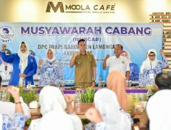 Hadiri Muscab IWAPI, Wabup Lamongan Tekankan Digitalisasi Usaha