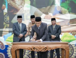 Dilantik Jadi Rektor UMS, Prof. Harun Tekankan Dinamisasi Kampus