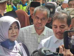 Massa Tanyakan Ijazah Jokowi, Amien Rais Ingin UGM Jujur dan Trasparan