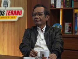 Temui Megawati, Mahfud Sinyalir Hubungan Prabowo dan Jokowi Retak
