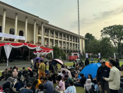 Dituding Ikut Besarkan Jokowi, BEM UGM Mosi Tak Percaya Rektor