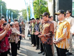 Berangkatkan Laskar Gema Tawaf, Bupati Yes: Percepat Sertifikasi Tanah Wakaf