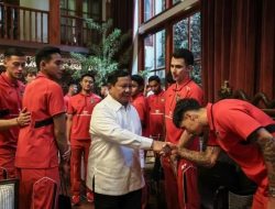 Usai Bekuk China 1-0, Prabowo Jamu Pemain-Pelatih di Rumah Pribadi