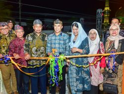 Wabup Dirham Buka Festival Sego Muduk dan Sendangagung Batik Carnival