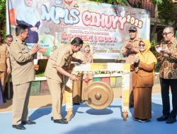 Buka MPLS SMPN 1 Lamongan, Bupati Pastikan Siswa Aman dan Nyaman