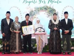 Lindungi Hak Sipil, Bupati Yes Nikahkan 31 Pasutri Warga Lamongan