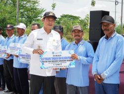Semangati Petani, Bupati Lamongan Ajak Forkopimda Panen Bawang Merah