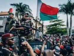 Militer Ambil Alih Kekuasaan, Pakar Politik Khawatir Gen-Z Terabaikan