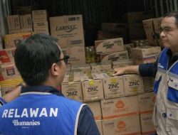 Ke Lokasi Bencana, Anies Salurkan Donasi, Kunjungi Ponpes dan Sambangi Korban