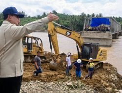 Pastikan Penanganan Banjir Berjalan Cepat, Prabowo Bertolak ke Aceh