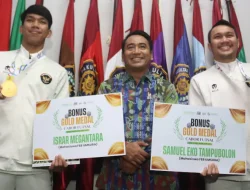 Raih Emas di SEA Games 2025, UMSURA Beri Bonus Dua Mahasiswa