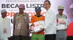 Dua Ratus Pengemudi Becak Lamongan Terima Bantuan Becak Listrik