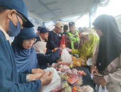 Pemkab Gelar GPM, Warga Bojonegoro Rela Antre untuk Belanja