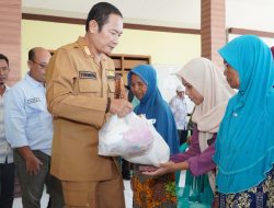 Salurkan 54 Ton Beras dan 9.700 Paket Sembako untuk Warga Terdampak Banjir