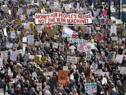 Dianggap Fasis dan Raja Sialan, Jutaan Rakyat Minta Trump Hengkang dari AS