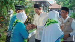 Doakan Lancar Jalankan Ibadah, Bupati Yes Berangkatkan 5 Kloter Jamaah Haji