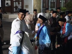 Berpesan Jaga Kesehatan, Bupati Wahono Berangkatkan 1.741 CJH Bojonegoro