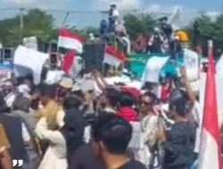 Geruduk DPRD Bojonegoro, Ribuan Relawan Dukung Program MBG Berlanjut