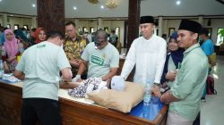Peringati HJL ke-457 dan HKG PKK ke-54, Lamongan Gelar Khitan Massal