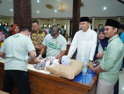 Peringati HJL ke-457 dan HKG PKK ke-54, Lamongan Gelar Khitan Massal