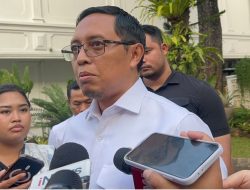Banyak Mal Pasang Pagar, Hasan Nasbi: Kroscek Dulu, Jangan asal Percaya