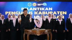 Bupati Yuhronur Lantik Pengurus PERWOSI Lamongan Periode 2025-2029